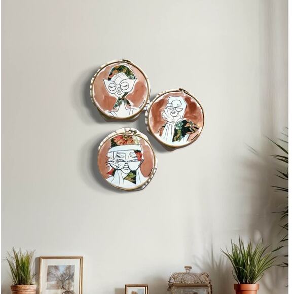 Trio of Abstract Line Art Embroidery Hoops – Fashion-Inspired Hand-Painted - Picture 2 of 5